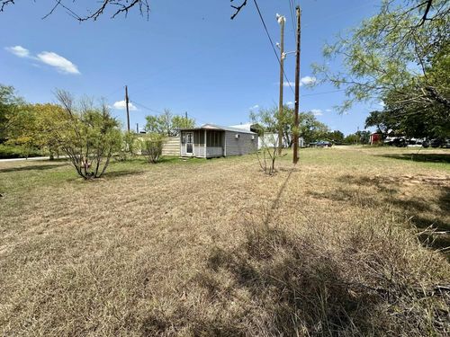 366 Saint Kitts Rd, Comanche, TX, 76442-6628 | Card Image