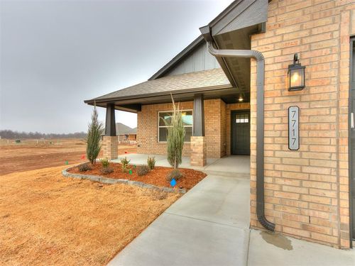 7717 Three Woods Ln, Yukon, OK, 73099-4097 | Card Image