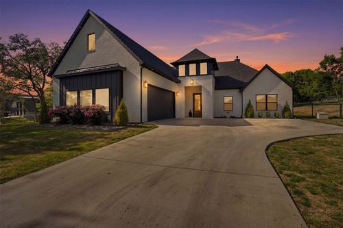 305 Glade Valley Rd, Azle, TX, 76020-1699 | Card Image