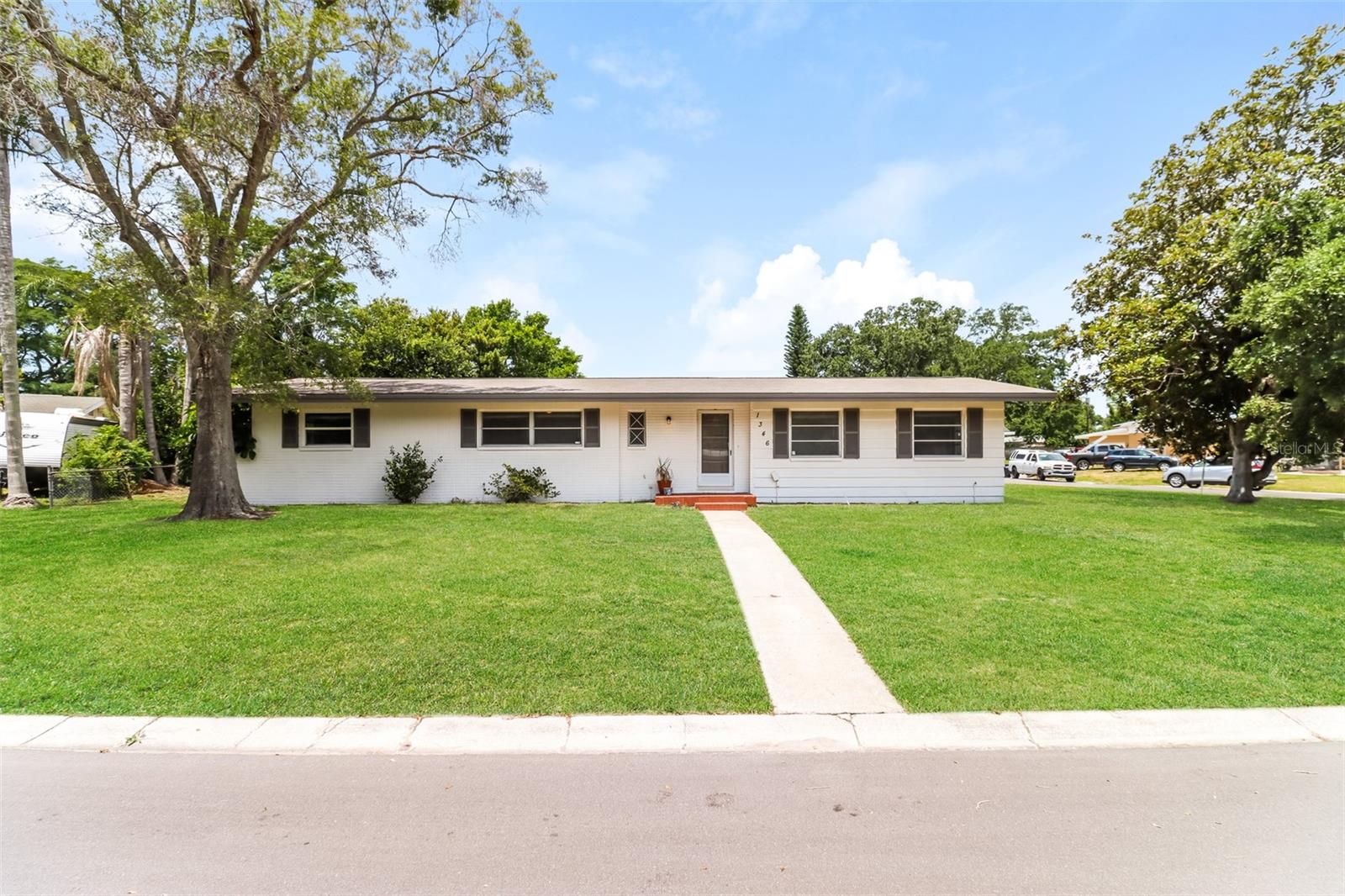 Byron Dr, Clearwater, FL 33756