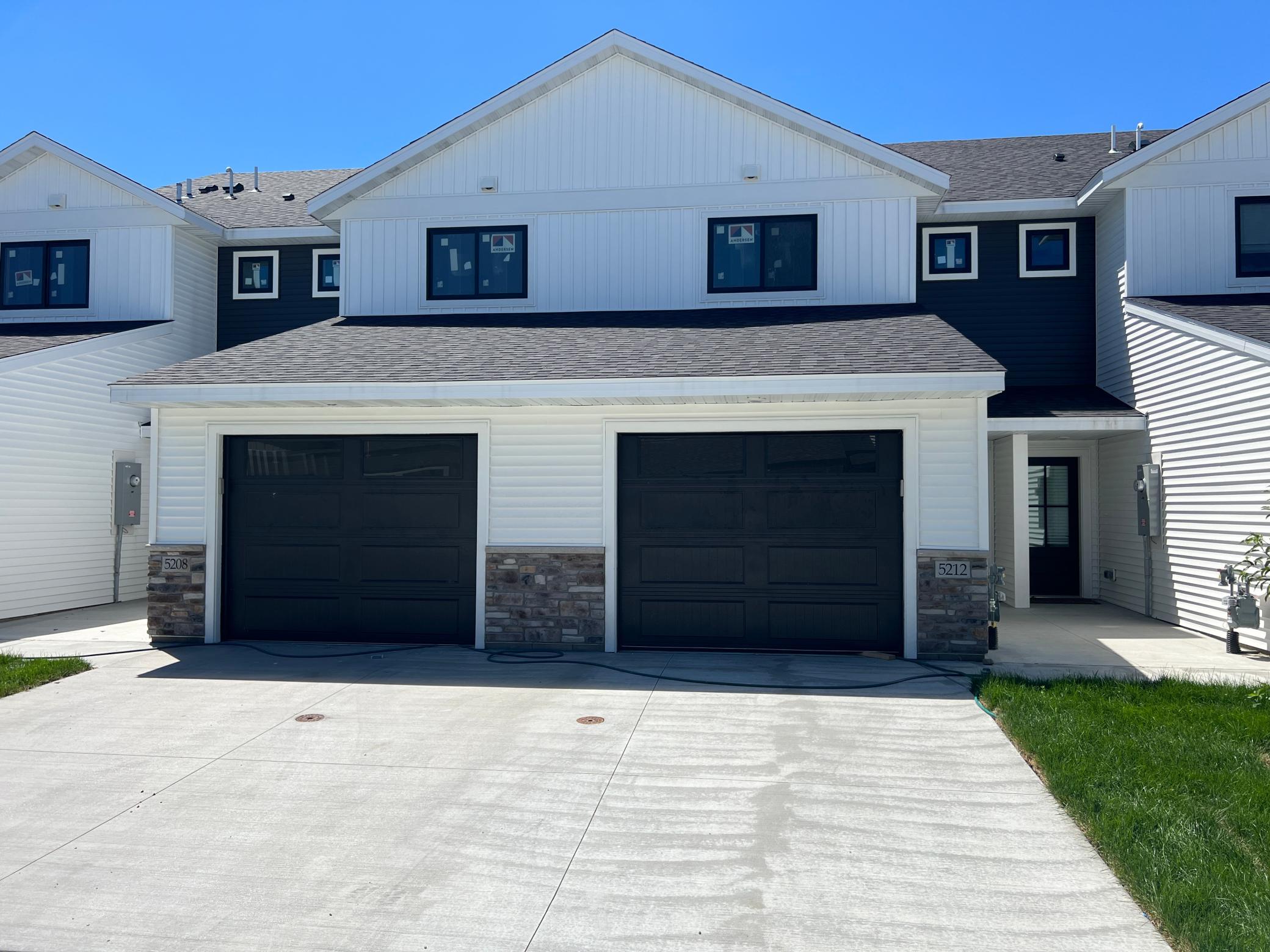 Harvest Square Pl, Rochester, MN 55901