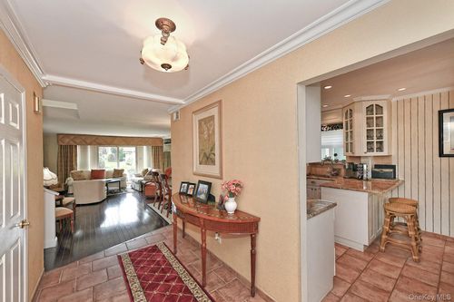 226 Oakview Ave, Oceanside, NY, 11572-2338 | Card Image