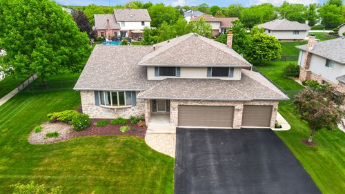 2807 Southwind Dr, New Lenox, IL, 60451-9250 | Card Image