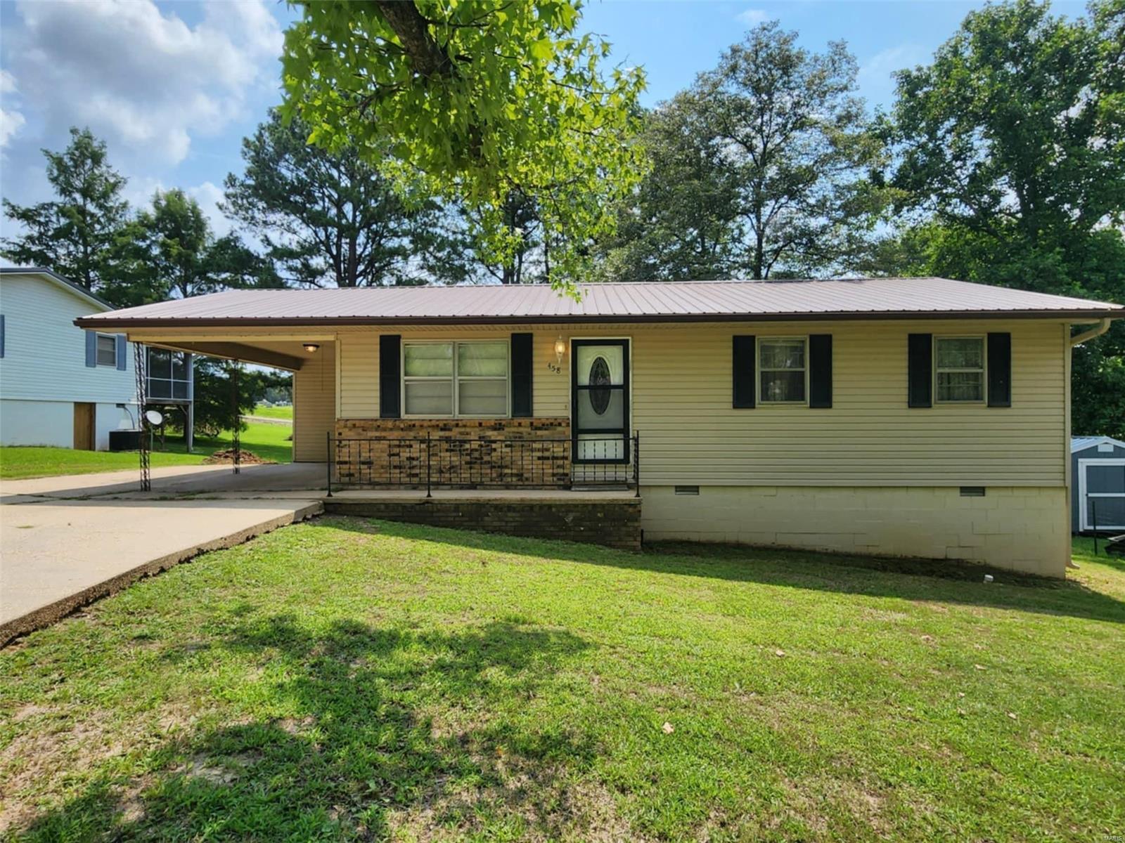 Harty St, Puxico, MO 63960