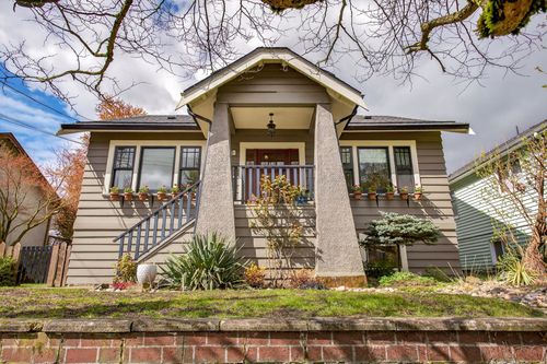 1515 Edinburgh Street, New Westminster, BC, V3M2W5 | Card Image