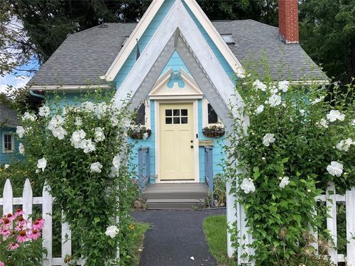 142 Holloway Rd, Brighton, NY, 14610-2733 | Card Image