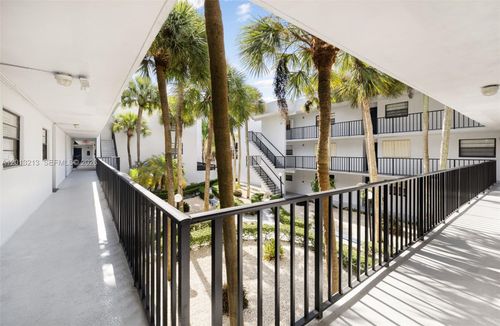 213-10825 Sw 112th Ave, Miami, FL, 33176-3272 | Card Image