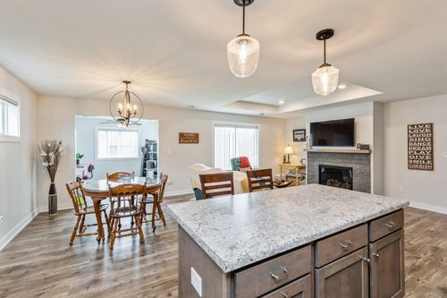 413 Fawn Run, Kenyon, MN, 55946-1422 | Card Image