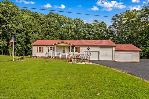 784 Whites Farm Rd, Statesville, NC, 28625-1572 | Card Image