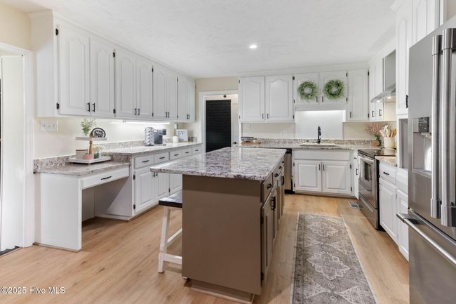 Frigidaire Stainless Appliances | Image 10