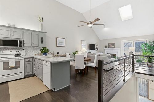 apt-b-3011 Cedar Crest Dr, Independence, MO, 64057-1946 | Card Image