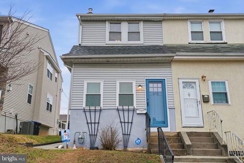 418 E 10th Ave, CONSHOHOCKEN, PA, 19428-1518 | Card Image