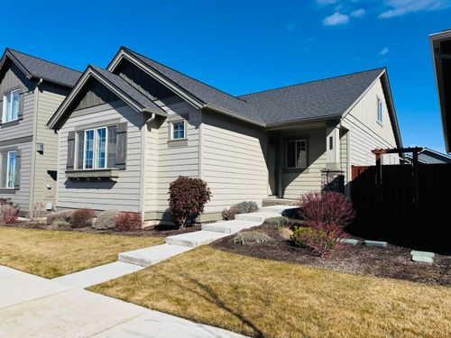 1386 Ne Wilshire Dr, Prineville, OR, 97754-1386 | Card Image