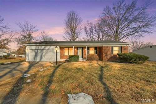 6803 Foxbend Ct, Florissant, MO, 63033-4808 | Card Image