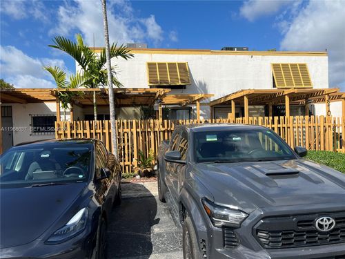 1218 Sw 131st Place Cir W, Miami, FL, 33184 | Card Image
