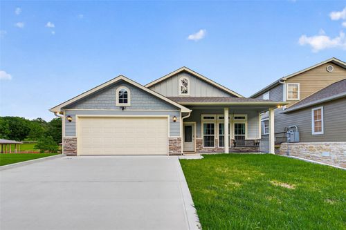 100 Wildwood Lake Dr N, Huntsville, TX, 77340-4477 | Card Image