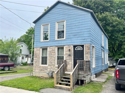 42 Guernsey St, Norwich, NY, 13815-1327 | Card Image