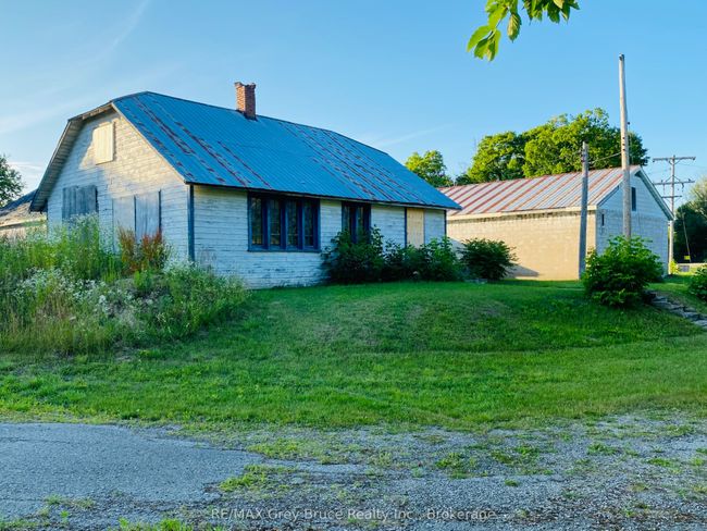 150 Portland St, Home with 0 bedrooms, 0 bathrooms and null parking in Georgian Bluffs ON | Image 9