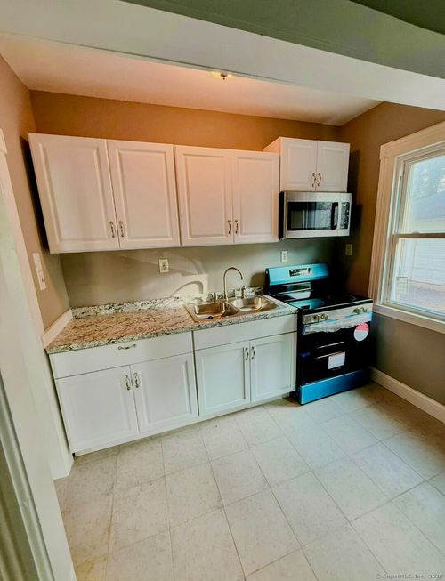 151 Fairview St, New Britain, CT, 06051-2789 | Card Image