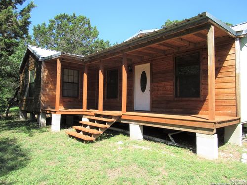 154 Deer Trl, Lakehills, TX, 78063-7059 | Card Image