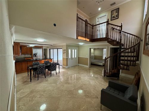 8-10115 Nw 4th Ln, Miami, FL, 33172-4007 | Card Image