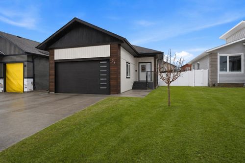 34 Mitchell Cres, Blackfalds, AB, T4M0H5 | Card Image