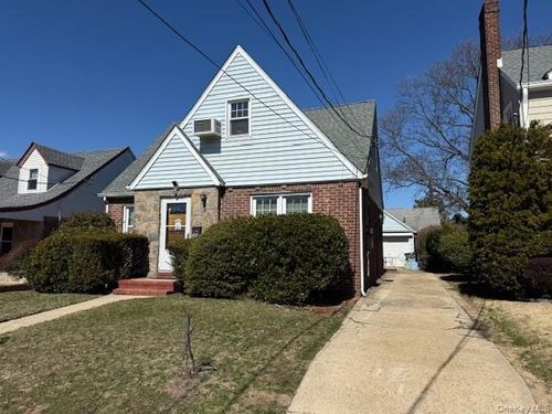 11 Purdy Court, Hempstead, NY, 11570 | Card Image