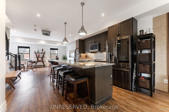209 - 17 Baldwin St, Condo with 3 bedrooms, 3 bathrooms and null parking in Whitby ON | Image 8