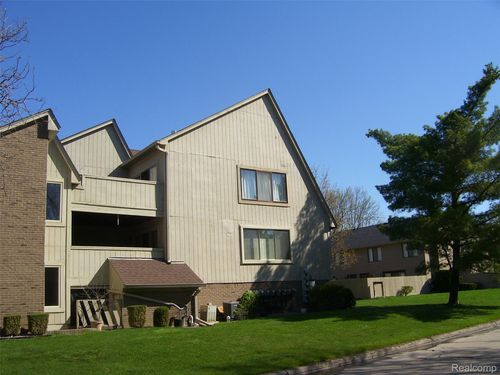 6-42364 Lochmoor Street, Clinton Charter Township, MI, 48038 | Card Image