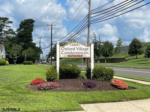 18b-18B Oxford Vlg, Egg Harbor Township, NJ, 08234-4704 | Card Image