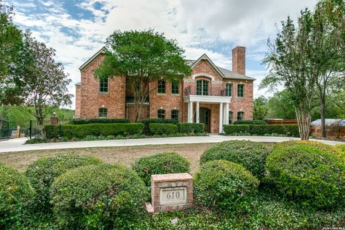 610 Terrell Rd, San Antonio, TX, 78209-6131 | Card Image