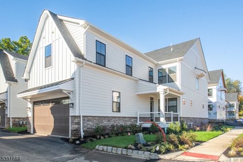 14 Willow Ln, Parsippany, NJ, 07054-3067 | Card Image