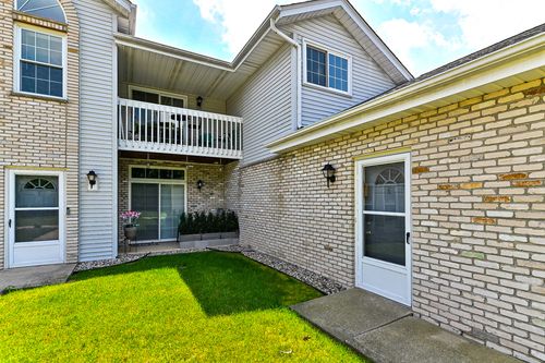 9101 S Aspen Dr, Oak Creek, WI, 53154-4448 | Card Image