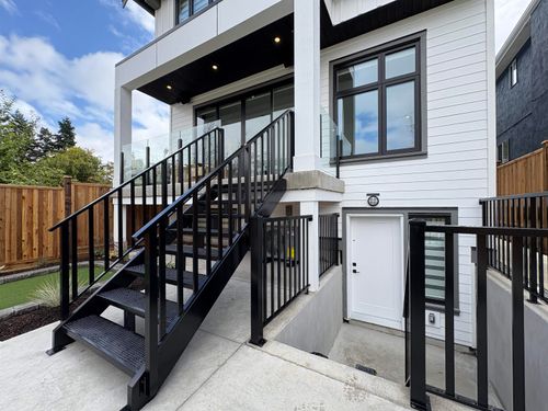 bsmt-945 E 28th Ave, Vancouver, BC, V5V2P3 | Card Image