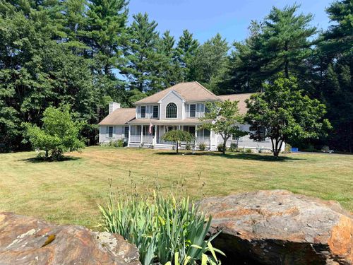 35 Cherrywood Dr, Dover, NH, 03820-6032 | Card Image