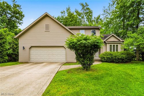 7050 Adkins Road, Mentor, OH, 44060 | Card Image