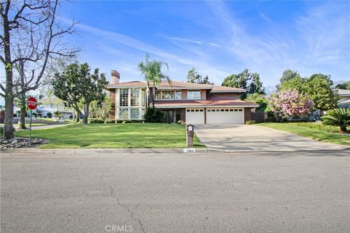 7954 Thoroughbred St, Rancho Cucamonga, CA, 91701-2538 | Card Image
