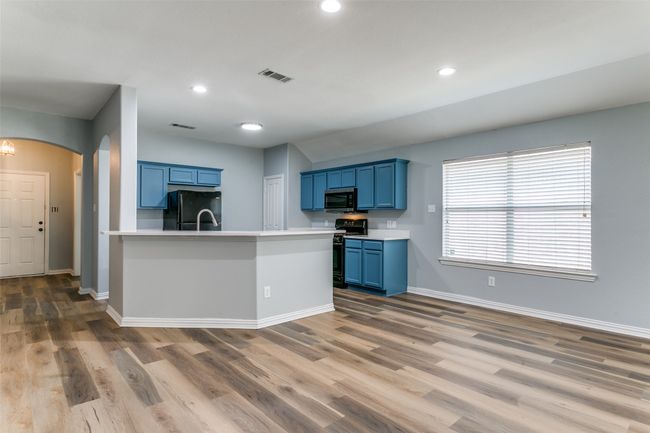 815 Creekside Dr, House other with 4 bedrooms, 2 bathrooms and null parking in Little Elm TX | Image 11