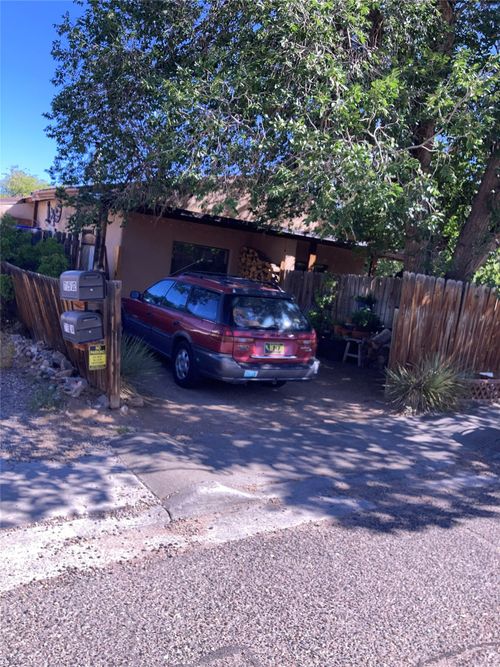 2-711 W Manhattn Ave Avenue, Santa Fe, NM, 87501 | Card Image