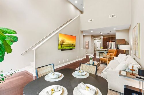 31 Soho, Irvine, CA, 92612-1083 | Card Image