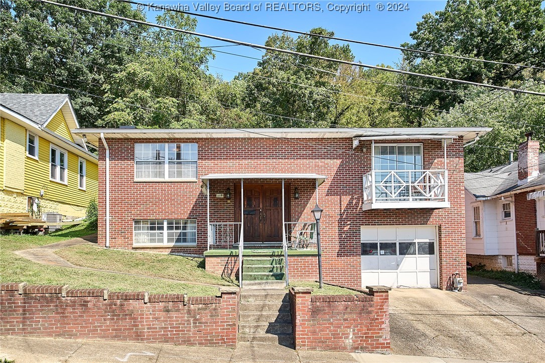 Beech Ave, Charleston, WV 25302
