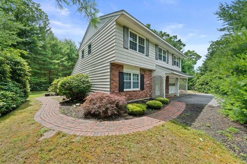 71 Candlewick Close, Duxbury, MA, 02332-3513 | Card Image
