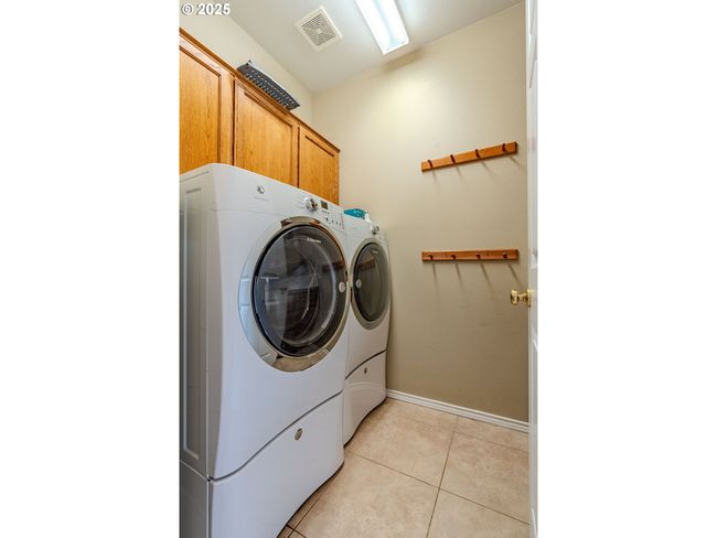 308 Sw 38 Th Loop, House other with 4 bedrooms, 3 bathrooms and 3 parking in Gresham OR | Image 26