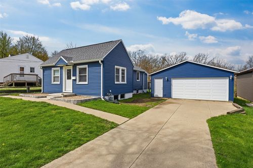 1217 Memorial Dr Se, Cedar Rapids, IA, 52403-3543 | Card Image