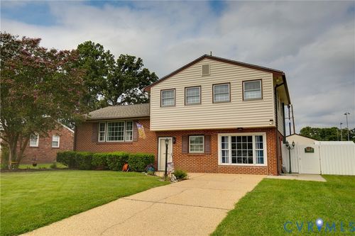 908 Yorkshire Rd, Colonial Heights, VA, 23834-2623 | Card Image