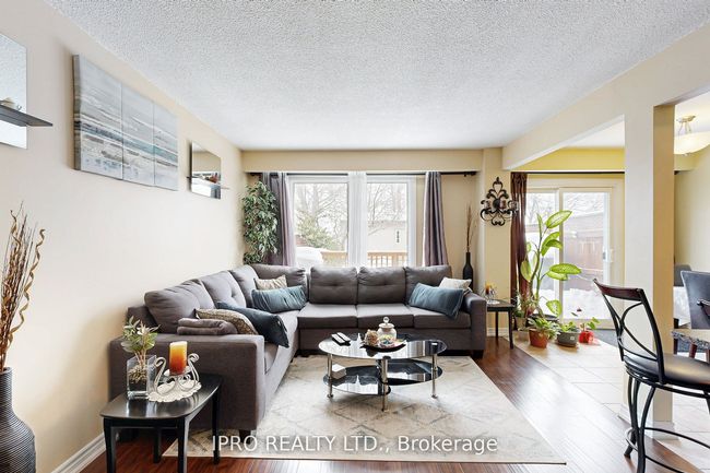238 Royal Salisbury Way, House attached with 3 bedrooms, 2 bathrooms and 3 parking in Brampton ON | Image 17