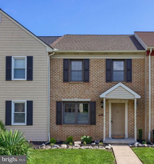 2223 Olde Meadow Ct, EAST PETERSBURG, PA, 17520-1023 | Card Image