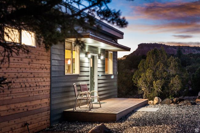 405 W 1000 N, House other with 5 bedrooms, 5 bathrooms and 12 parking in Torrey UT | Image 31