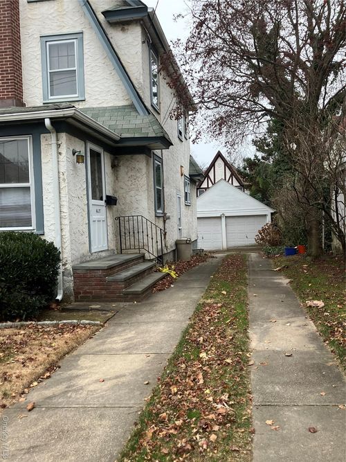 4627 Jayson Ave, Great Neck, NY, 11020-1256 | Card Image