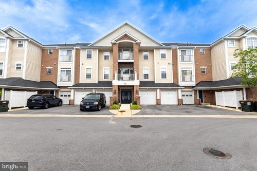 unit-301-421 Hamlet Club Dr, EDGEWATER, MD, 21037-2657 | Card Image